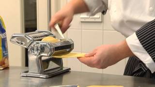 Verse pasta maken  Tagliatelle maken [upl. by Idnib352]