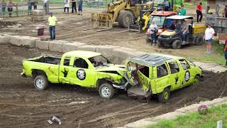 Demolition derby  Van and mini pick up Lachute 2019 [upl. by Tnecillim]